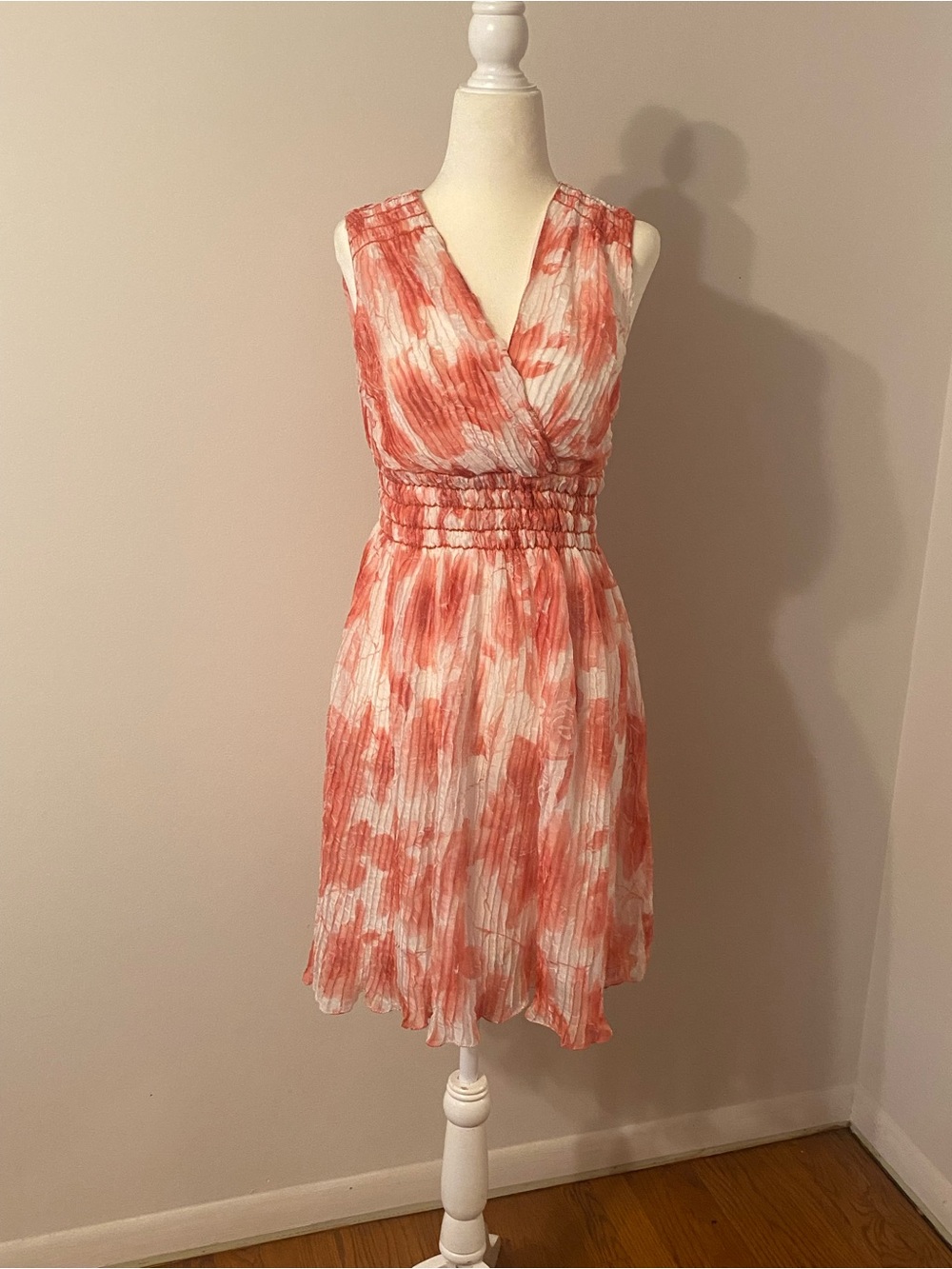 Studio M Coral and White Pleated V-Neck Midi Dress